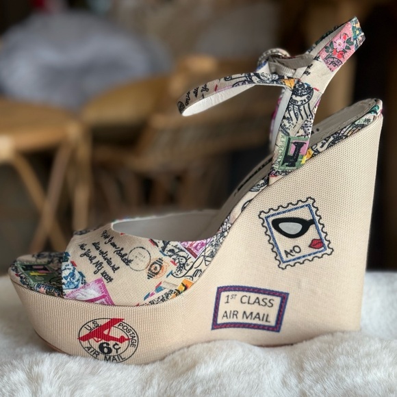 SOLD Alice & Olivia wedges unique sandals ankle strap shoes - Picture 5 of 14